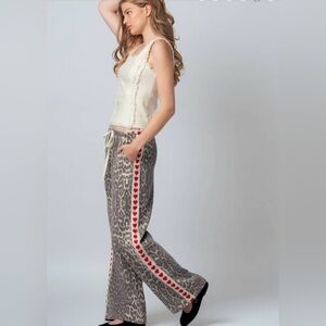 Urban Daizy Wide-Leg Leopard Print Pants with Red Heart Side Stripe - Cream/Gray